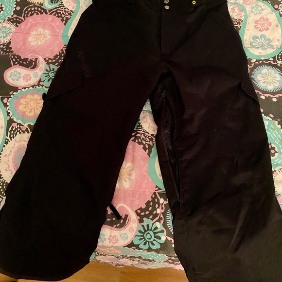 Large Black Burton Analog snowboard pants - Picture 2 of 6